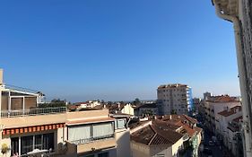 Appartement Hyeres - Centre Ville 3 Chambres 6 Personnes 4Eme Etage Escalier - Sebastien Claire